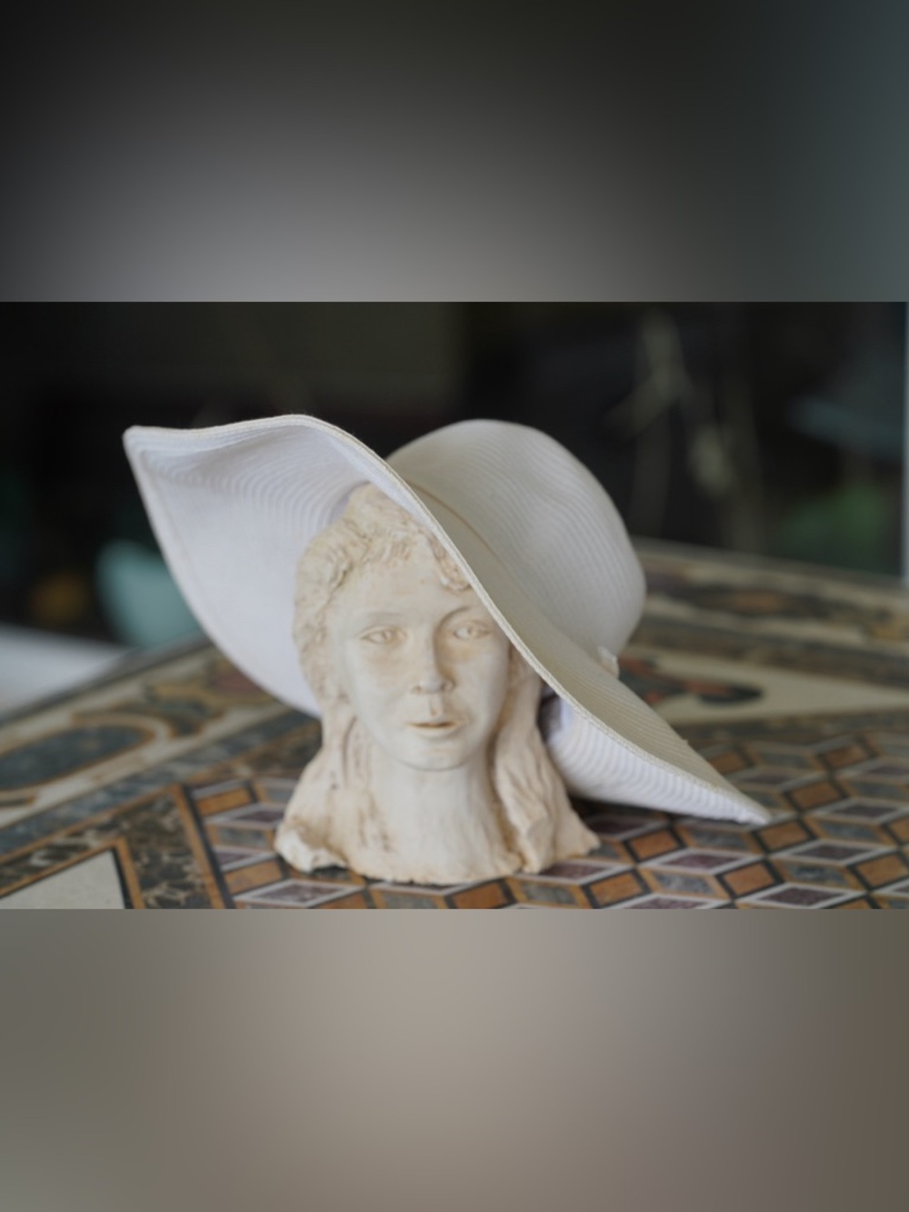 Sun 'N' Sand White Floppy Sun Hat - UPF 50+ - Fair Condition